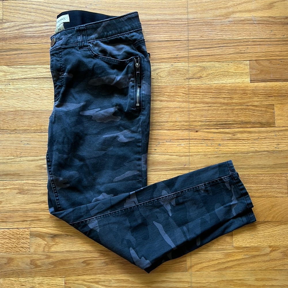 Democracy Women's Ab Technology Camouflage  Jeans, Size 14P